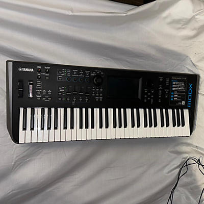 Yamaha MODX6 Synthesizer