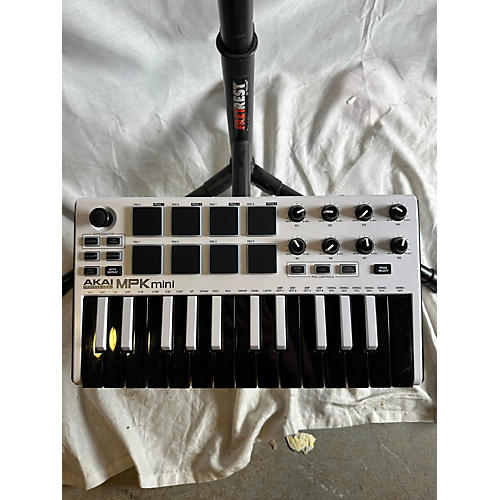 Akai Professional MPK Mini MIDI Controller