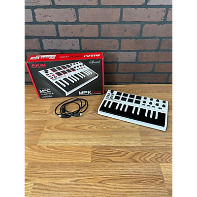 Akai Professional MPK Mini MIDI Controller