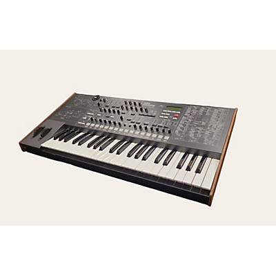 KORG MS2000B Synthesizer