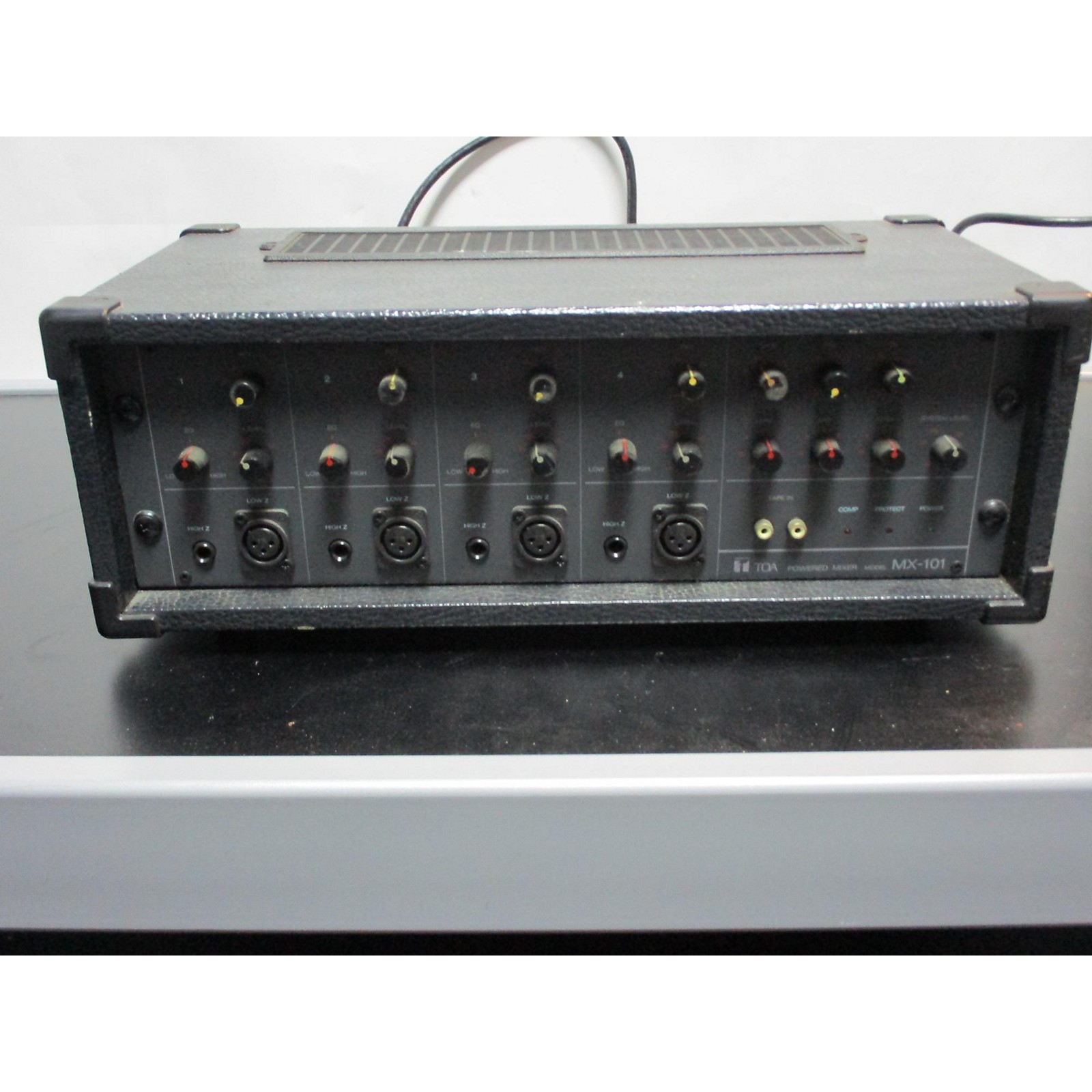 Used TOA MX101 Powered Mixer Musician's Friend