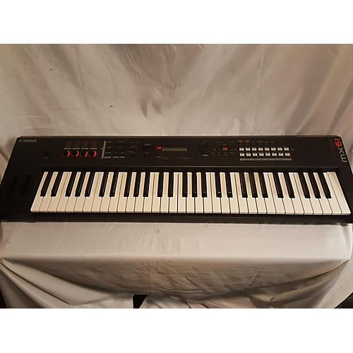 Yamaha MX61 61 Key Keyboard Workstation