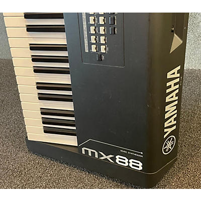 Yamaha MX88 Synthesizer