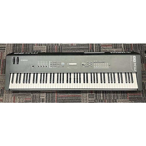 Yamaha MX88BK Synthesizer