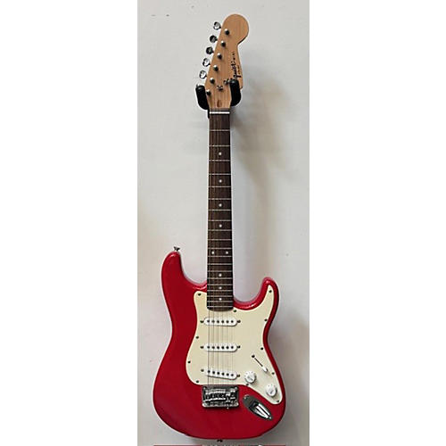 Squier Mini Affinity Stratocaster Electric Guitar Candy Apple Red