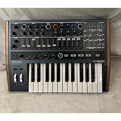 Arturia Minibrute 2 Synthesizer