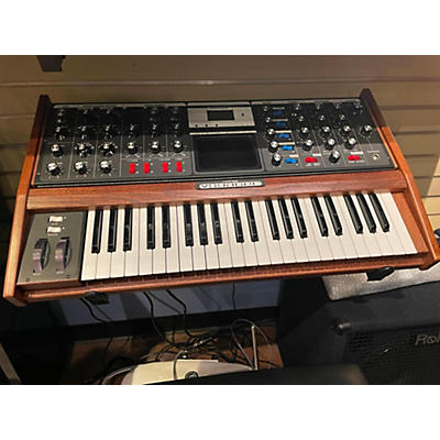 Moog Minimoog Voyager Limited Edition Synthesizer