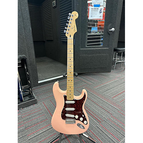 Fender Modern Player Stratocaster Solid Body Electric Guitar Pink