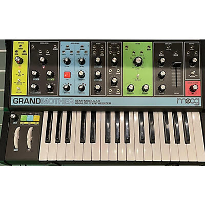 Moog Moog Grandmother 32-Key Semi-Modular Analog Synthesizer Synthesizer