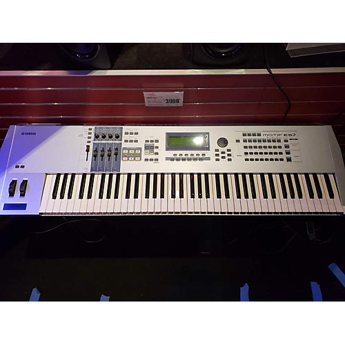 Motif ES7 76 Key Keyboard Workstation