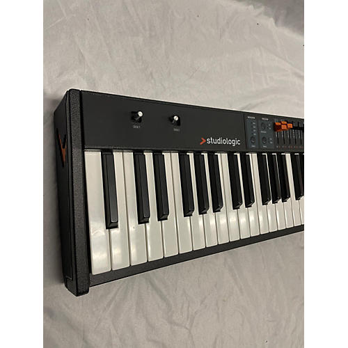 Studiologic NUMACOMPACT 2X Keyboard Workstation