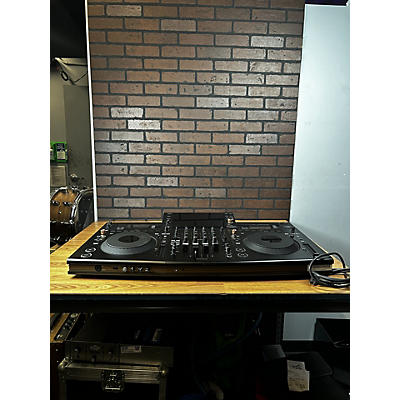 Pioneer DJ OPUS-QUAD Professional 4-Channel All-In-One DJ System Black DJ Controller
