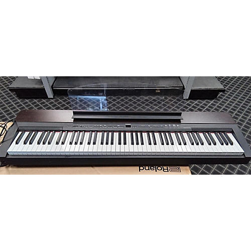 Yamaha P140 Stage Piano | Musician's Friend