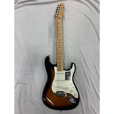 Fender PLAYER SERIES STRATOCASTER Solid Body Electric Guitar