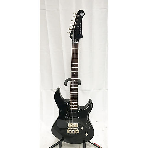 Yamaha Pacifica 612 Solid Body Electric Guitar Black.