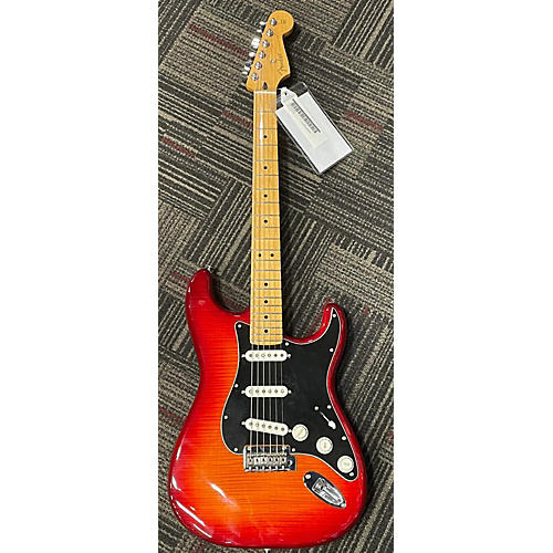 Fender Player Plus Stratocaster Plus Top Solid Body Electric Guitar Cherry Sunburst