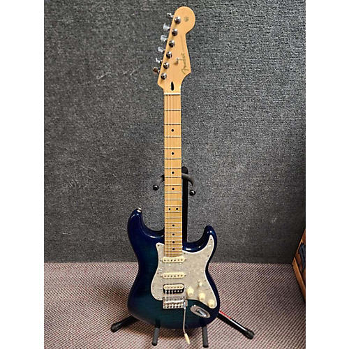Fender Player Stratocaster HSS Plus Top Solid Body Electric Guitar Trans Blue