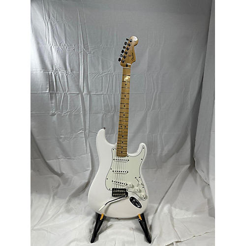 Fender Player Stratocaster Solid Body Electric Guitar White