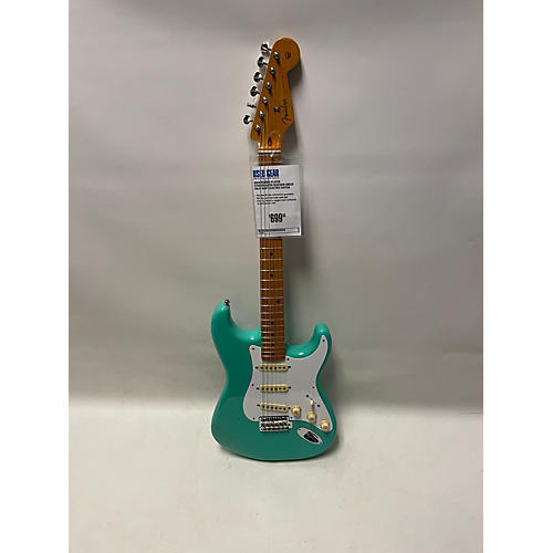 Fender Player Stratocaster Solid Body Electric Guitar Seafoam Green