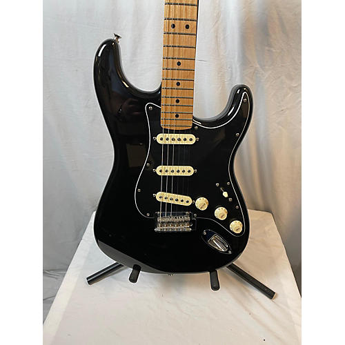 Fender Player Stratocaster Solid Body Electric Guitar Black