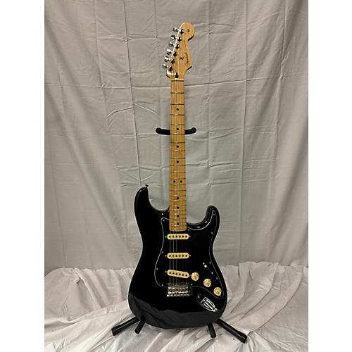 Fender Player Stratocaster Solid Body Electric Guitar Black