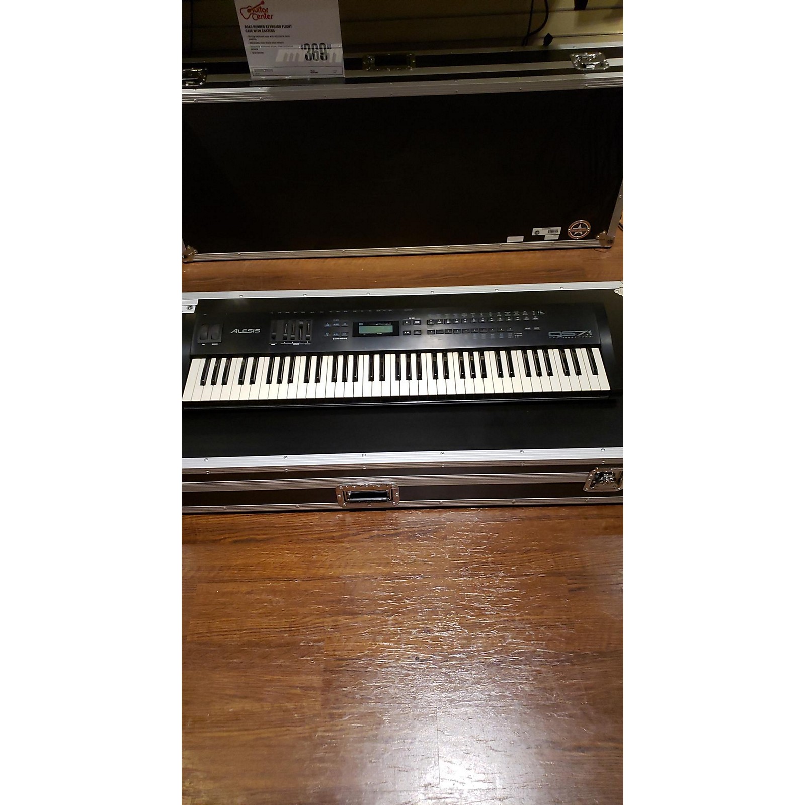 Used Alesis QS7.1 Stage Piano Musician
