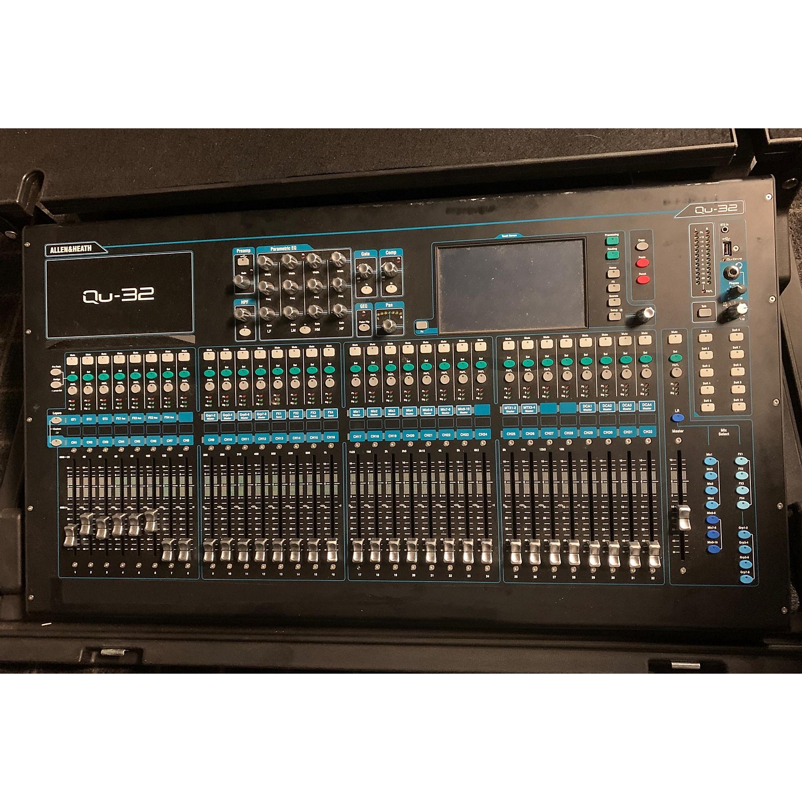 Used Allen & Heath QU32 Digital Mixer Musician's Friend