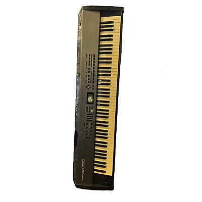 Roland RD700 88 Key Keyboard Workstation