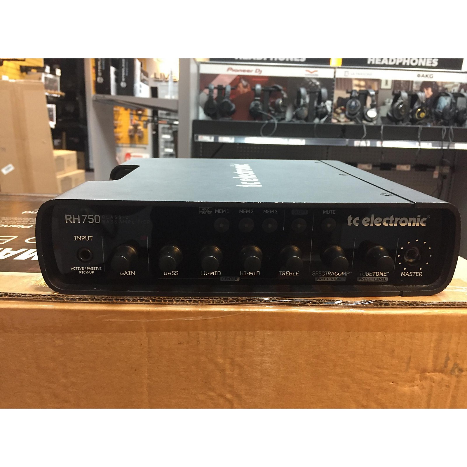 Used TC Electronic RH750 Bass Amp Head Musician's Friend