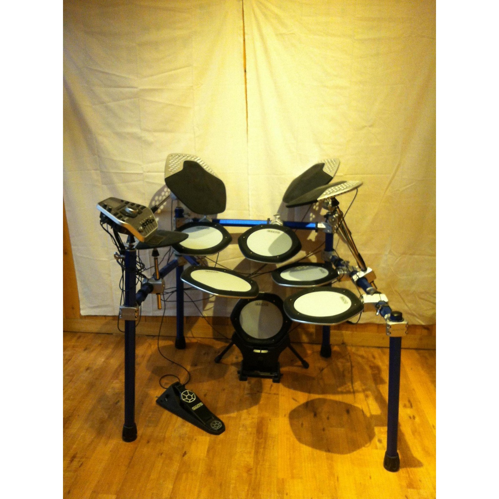 Used Simmons SD2000 Hex Electric Drum Set Musician's Friend