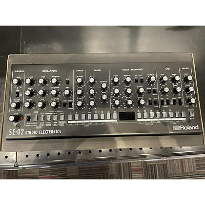Roland SE-02 Synthesizer