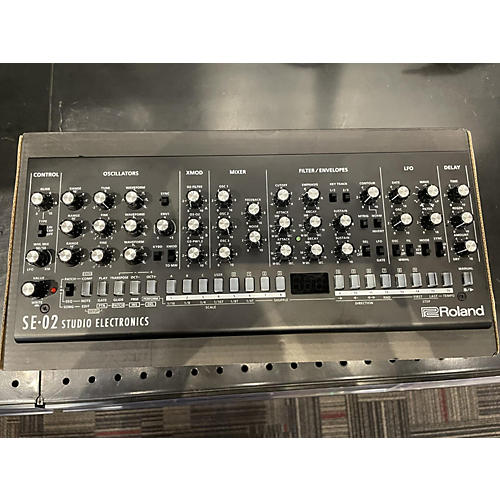 Roland SE-02 Synthesizer