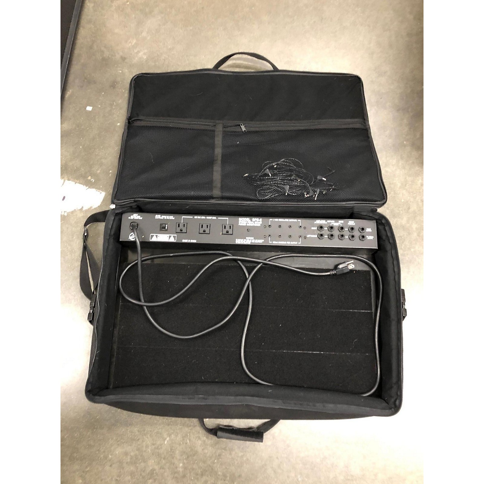 Used Furman SPB8 Pedal Board Musician