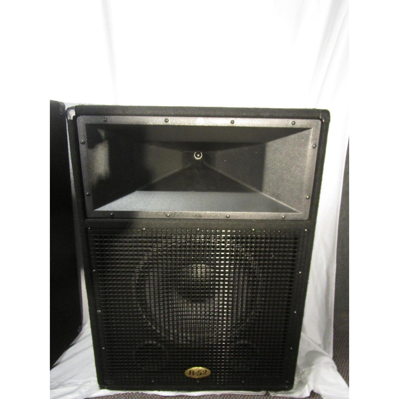 Used B52 SR15 Pair Unpowered Speaker Musician
