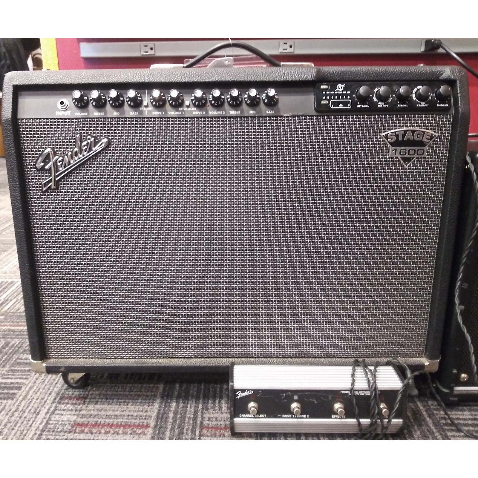 Used Fender STAGE 1600 Guitar Combo Amp Musician