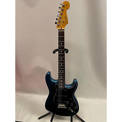 Fender STRATOCASTER Solid Body Electric Guitar