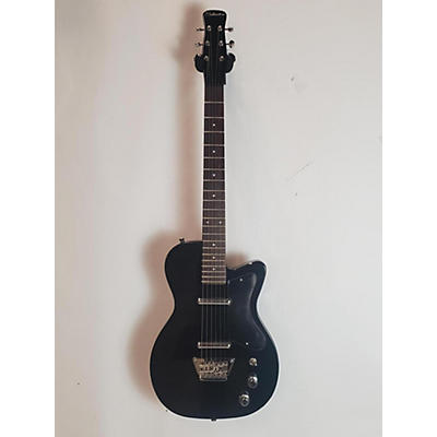 Silvertone Silvertone Solid Body Electric Guitar Gloss Black Solid Body Electric Guitar