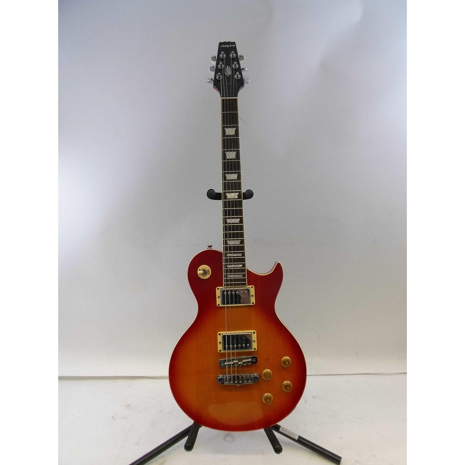 Aria Solid Body LP Solid Body Electric Guitar Musician's Friend