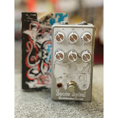 EarthQuaker Devices Space Spiral Modulated Delay Effect Pedal
