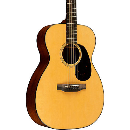 Martin Standard Series 00-18 Grand Concert Acoustic Guitar Natural