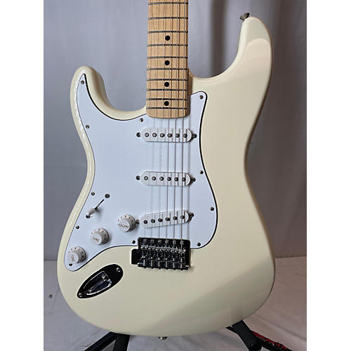 Fender Standard Stratocaster Left Handed Electric Guitar Alpine White