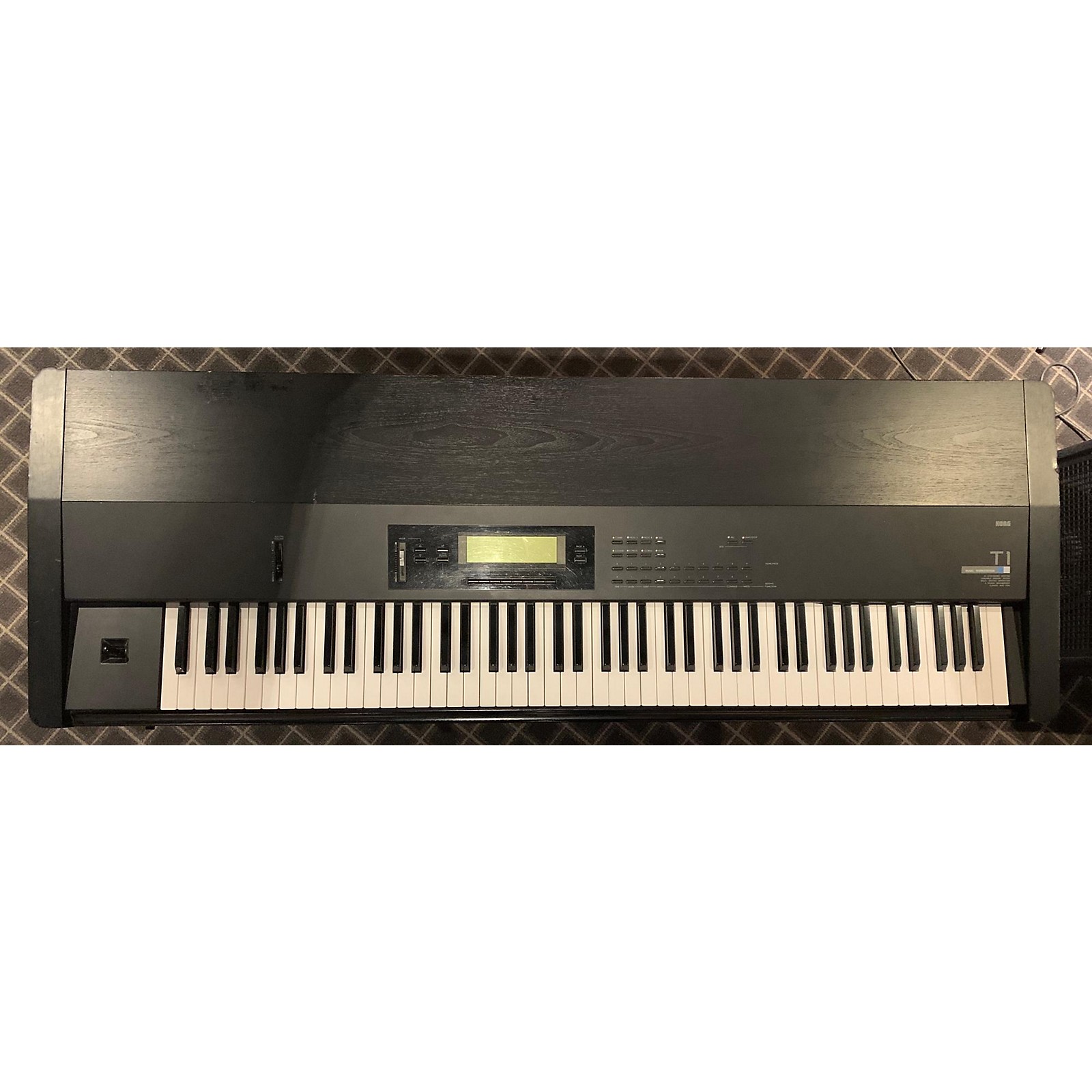 Used T1 Synthesizer Musician's Friend