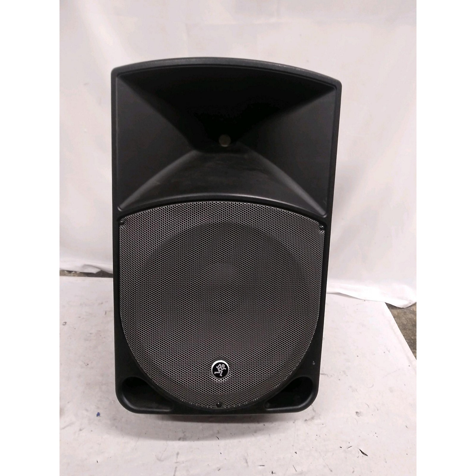 Used Mackie TH15A Powered Speaker Musician's Friend