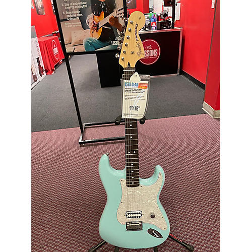 Fender Tom Delonge Signature Stratocaster Solid Body Electric Guitar Blue