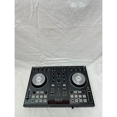 Native Instruments Traktor Kontrol S2 DJ Controller