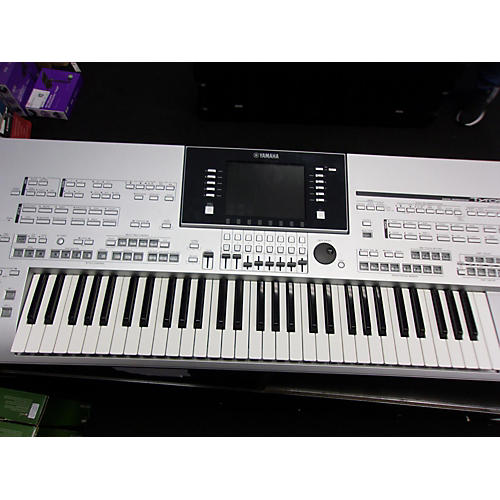 Tyros4 61 Key Arranger Keyboard