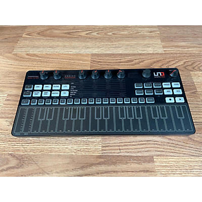 IK Multimedia Uno Synth Pro Synthesizer