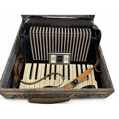 Used 1952 Hohner student avm Accordion