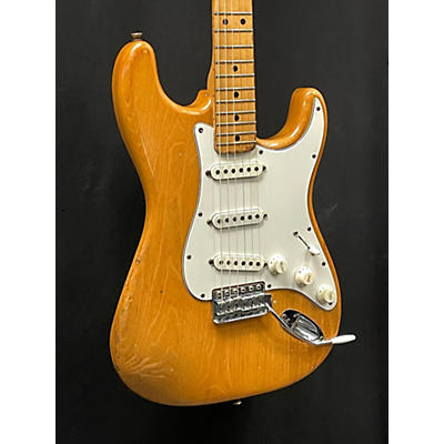 Fender Used 1975 Fender Stratocaster Natural Solid Body Electric Guitar