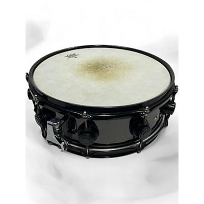 Used 1990s DW 5.5X14 snare drum Black Drum